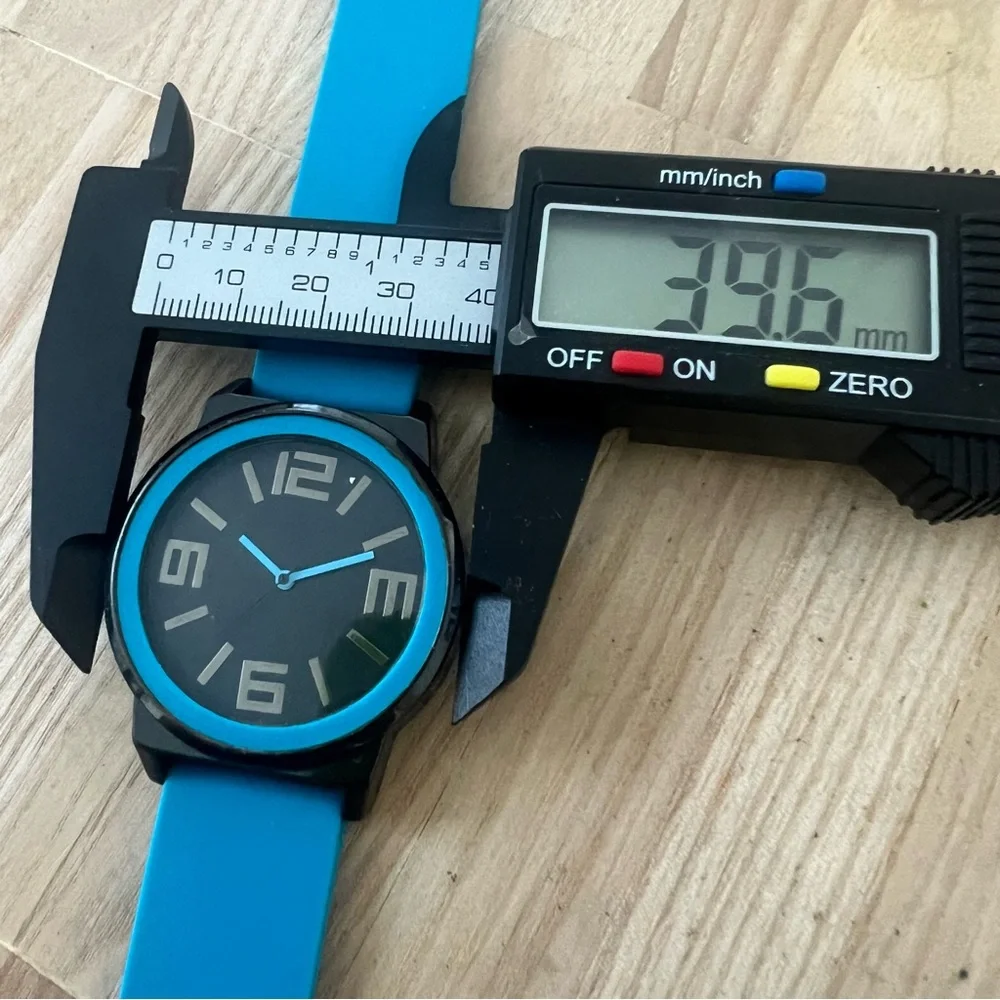 Unbranded blue and black watch NEW BATTERY